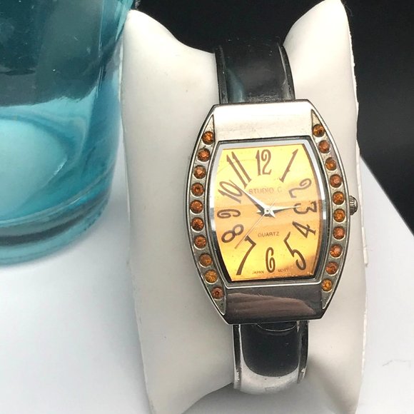 Studio C Silver Toned Cuff Bracelet Women's Watch Analog Quartz A404-23 New Batt - Picture 2 of 7